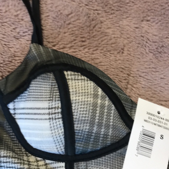 BNWT ladies size small top - Picture 3 of 6